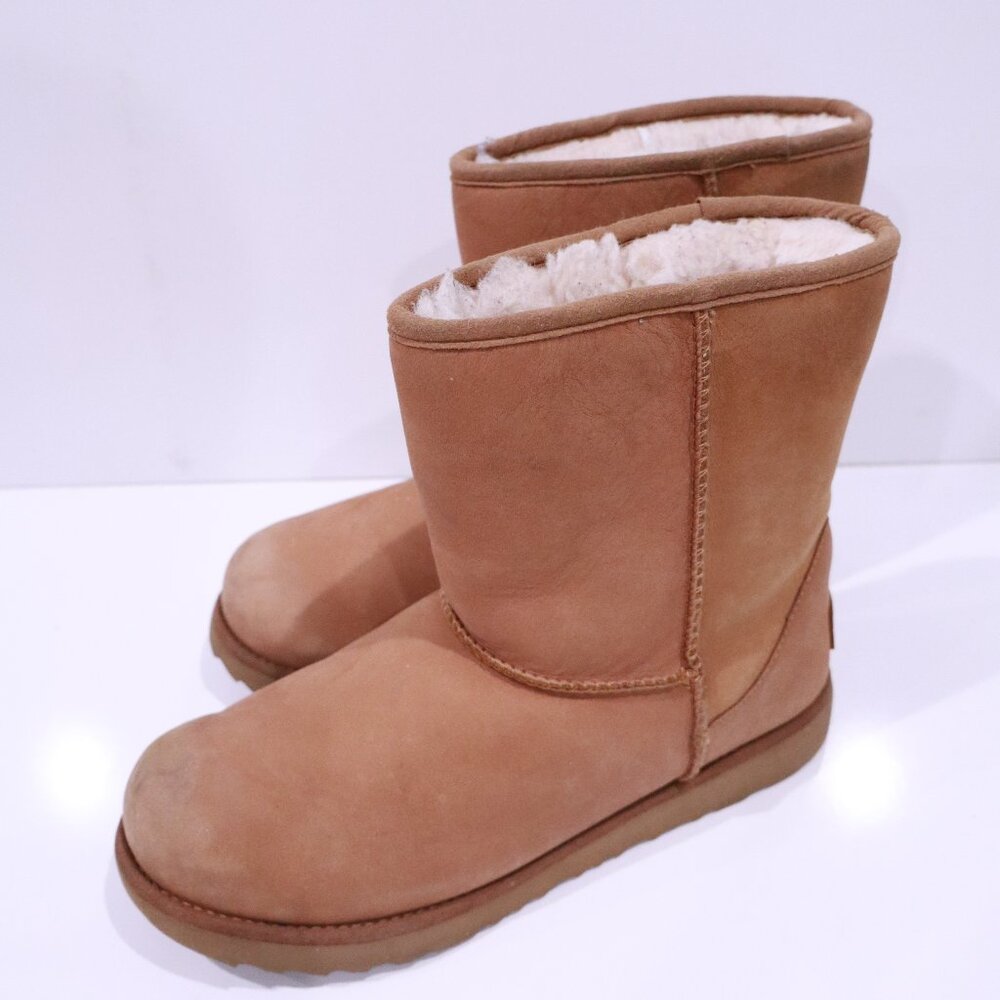 UGGS: Kids Classic Short - Size 5